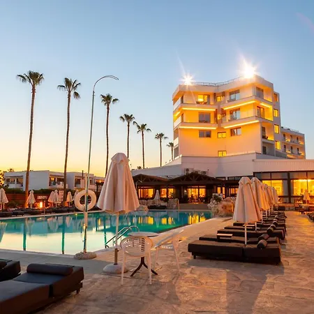Pavlo Napa Hotel 4*