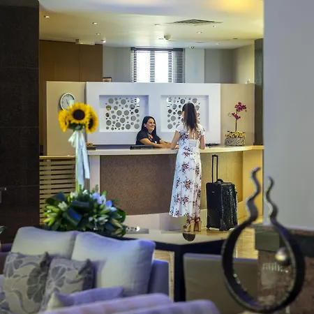 فندق بافلو نابا بيتش أيا نابا