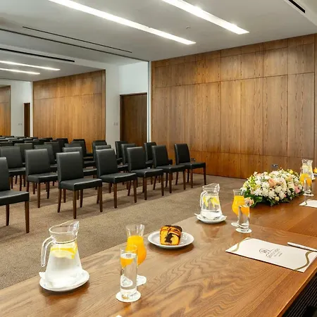 Pavlo Napa Hotel 4*