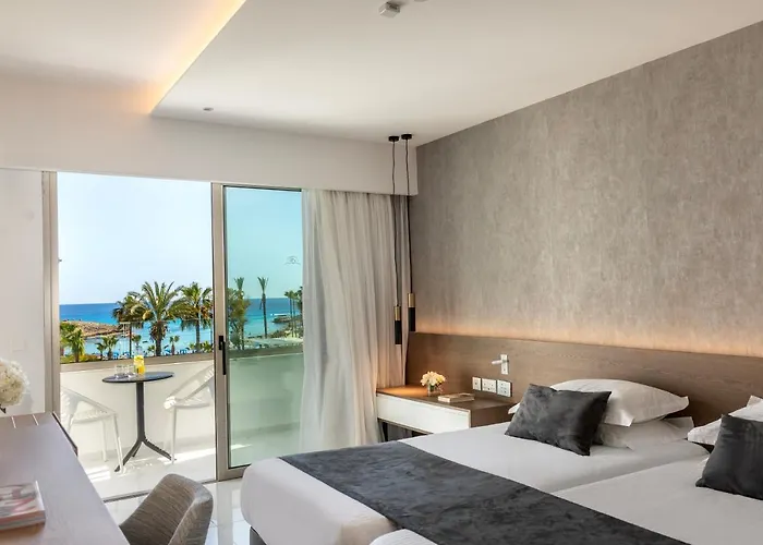 Hotell Pavlo Napa 4*